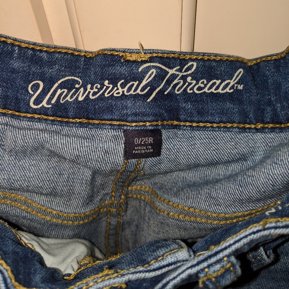 Universal Thread Ripped/Distressed Skinny Jeans - Picture 3 of 3